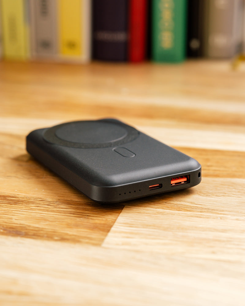 XtremeMac 10,000mAh Magnetic Powerbank | MagSafe Compatible Charger