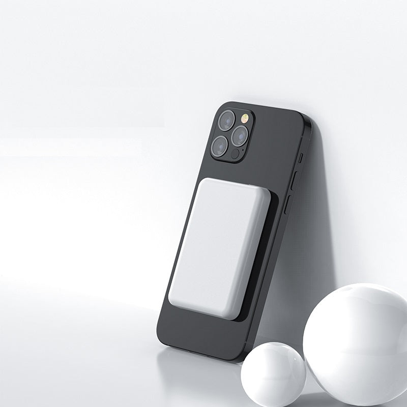 Magsafe magnetic powerbank charger for IPhone