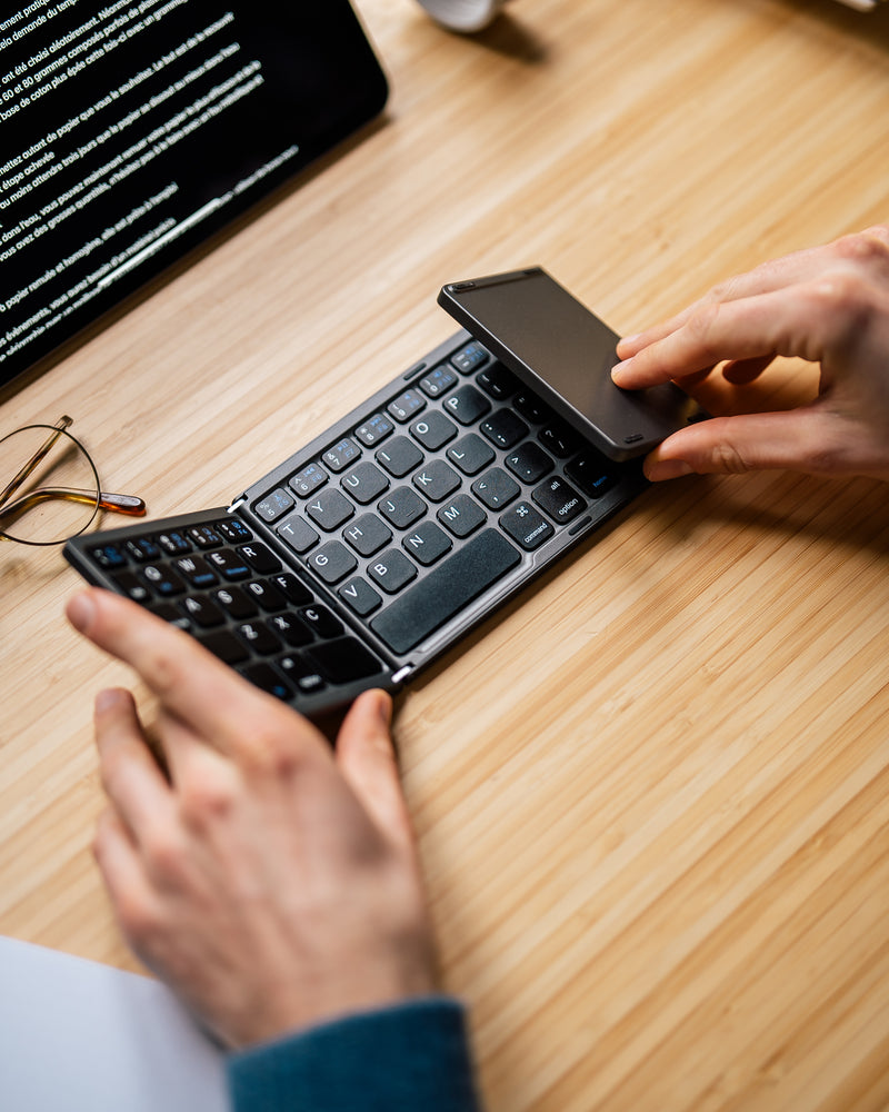 Tastiera da viaggio Bluetooth, pieghevole con touchpad