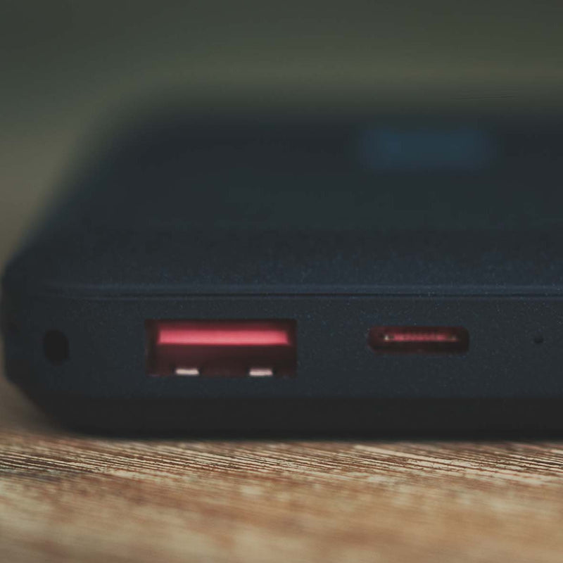 XtremeMac 10,000mAh Magnetic Powerbank | MagSafe Compatible Charger